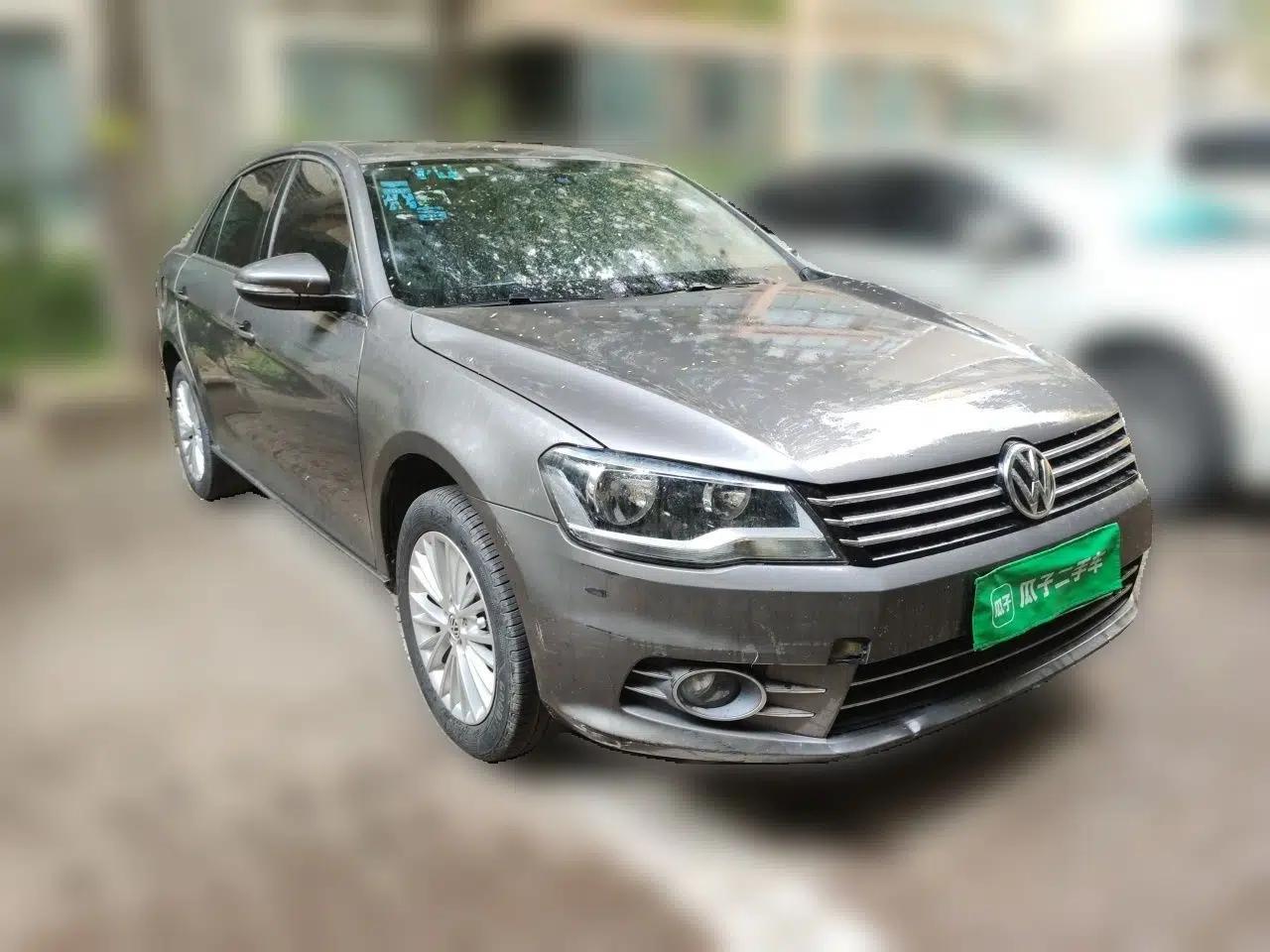 Volkswagen Bora 2013 1.6L Automatic Luxury Model — миниатюра 3