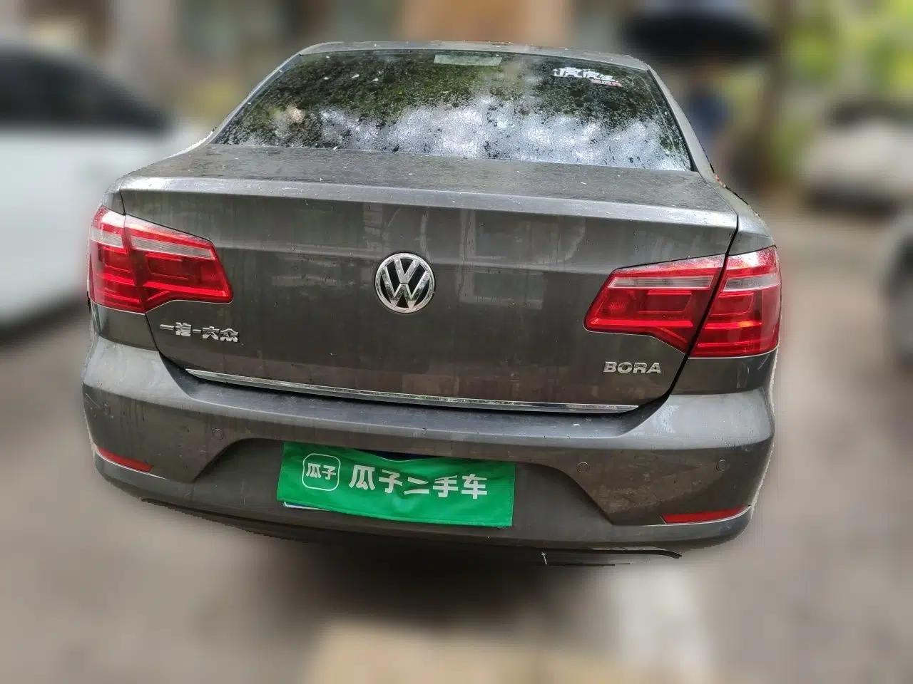 Volkswagen Bora 2013 1.6L Automatic Luxury Model — миниатюра 5