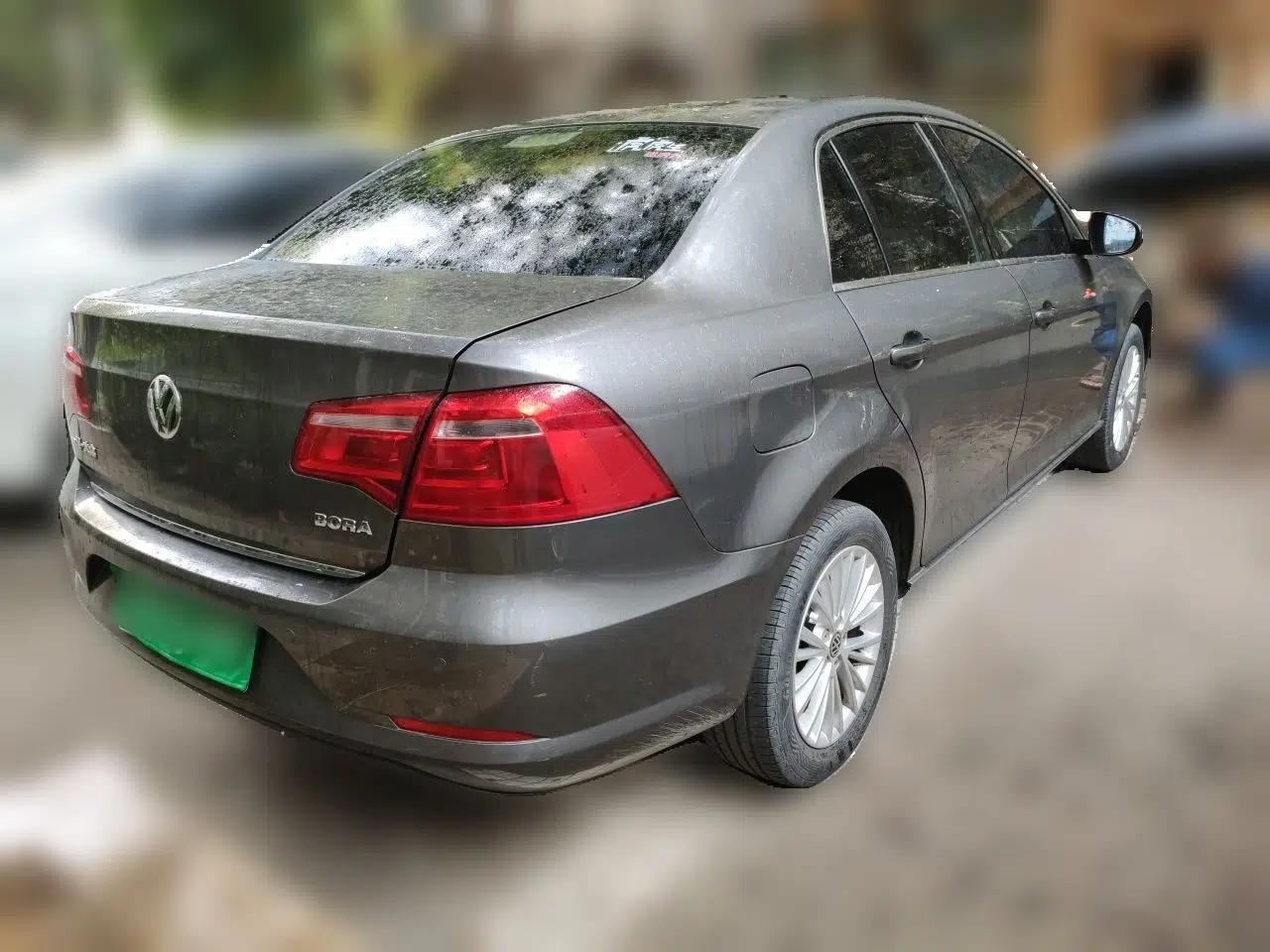 Volkswagen Bora 2013 1.6L Automatic Luxury Model — миниатюра 6