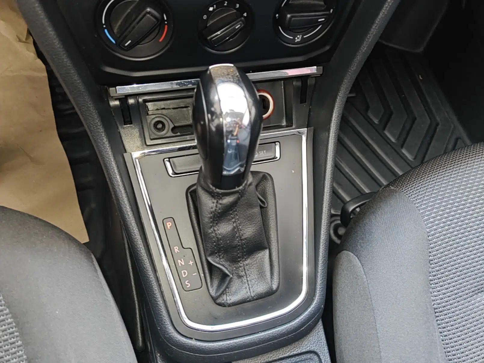 Volkswagen Bora 2018 1.5L Automatic Fashion Model — миниатюра 23