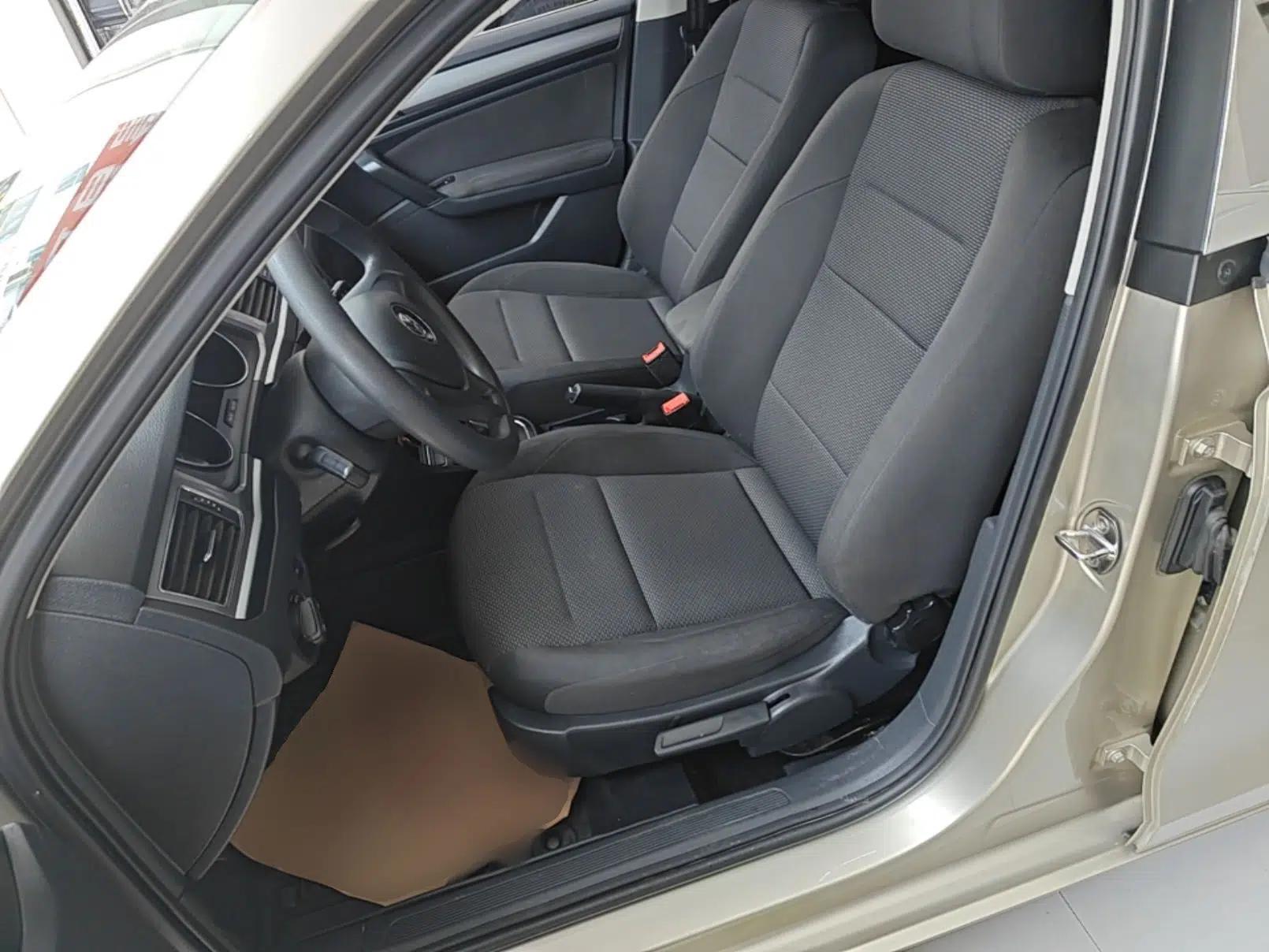 Volkswagen Bora 2018 1.5L Automatic Fashion Model — миниатюра 24