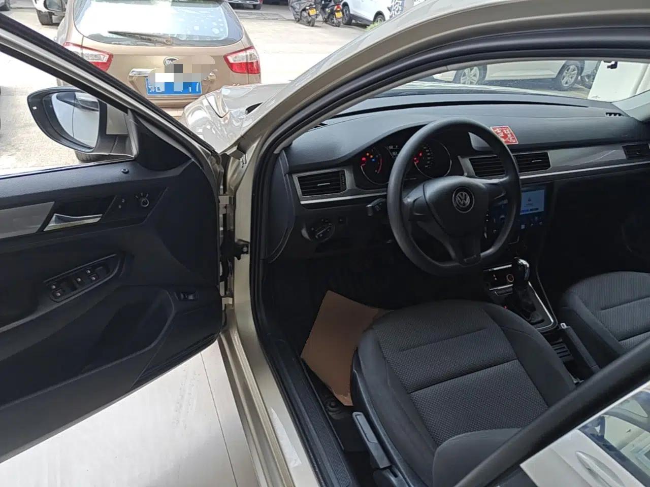 Volkswagen Bora 2018 1.5L Automatic Fashion Model — миниатюра 25