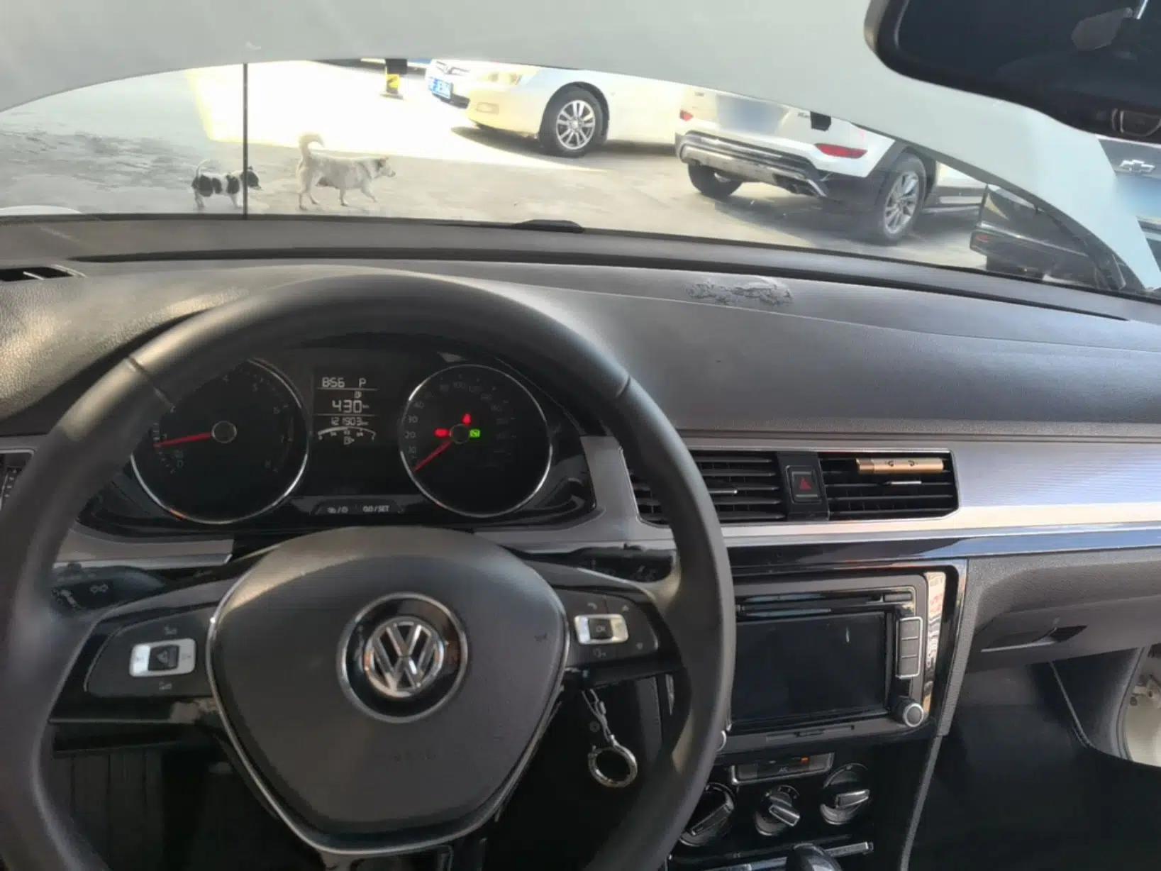 Volkswagen Bora 2016 1.6L Automatic Comfort Model — миниатюра 12
