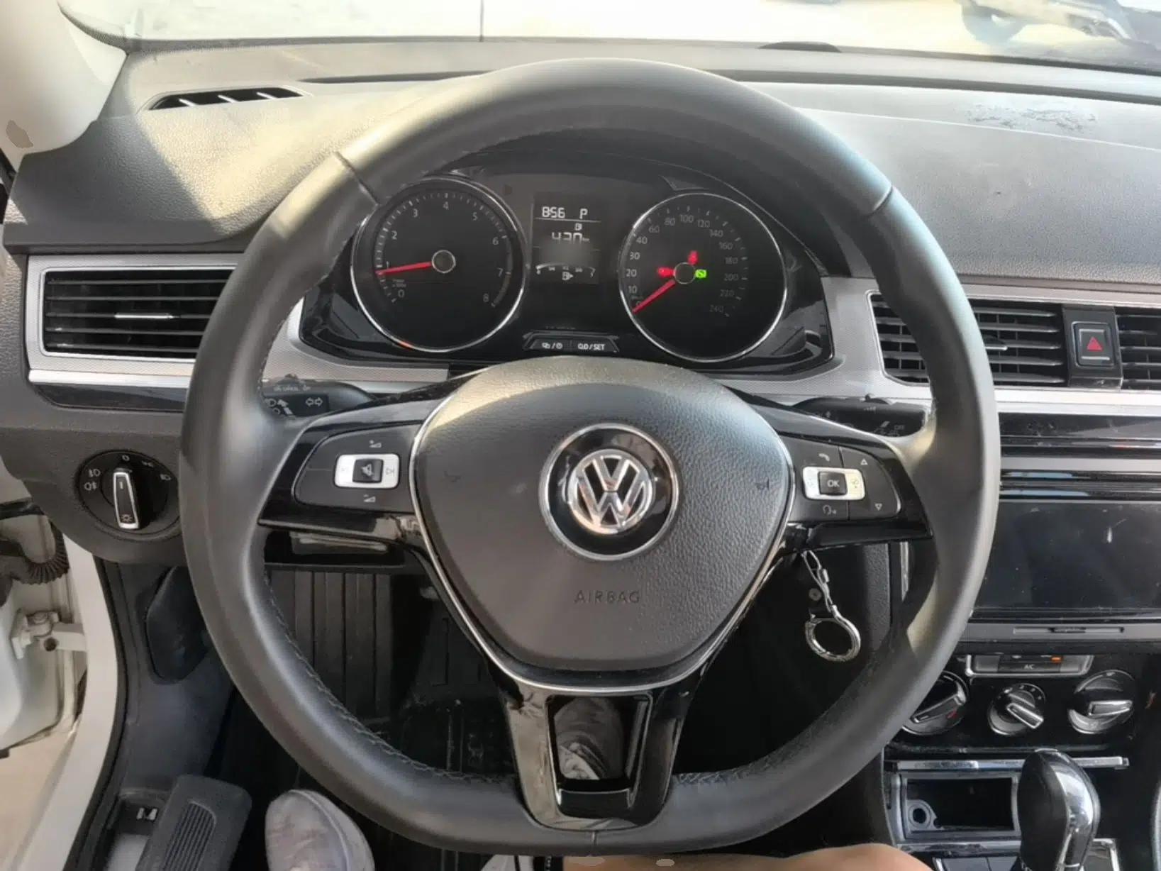 Volkswagen Bora 2016 1.6L Automatic Comfort Model — миниатюра 13