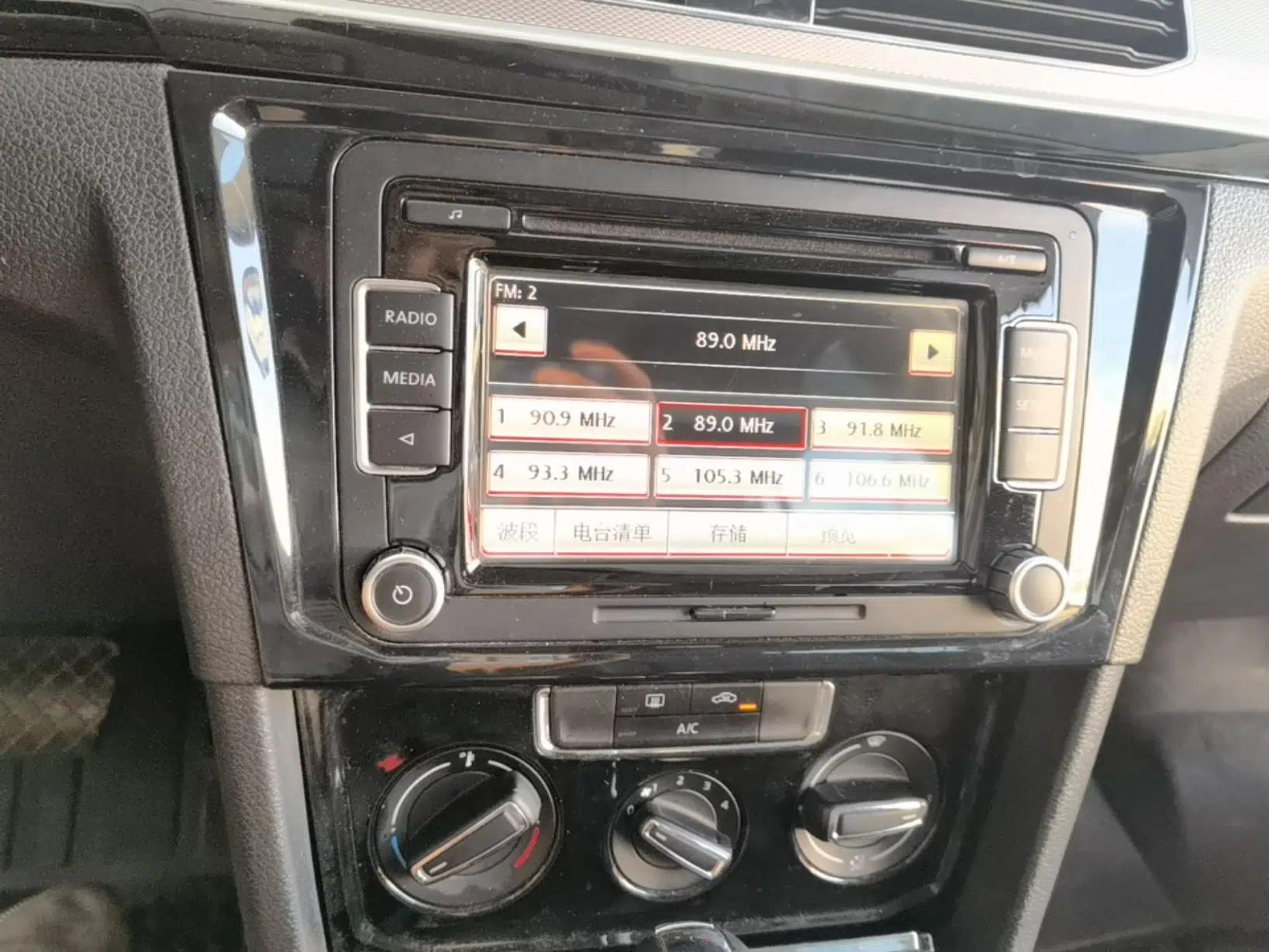Volkswagen Bora 2016 1.6L Automatic Comfort Model — миниатюра 15