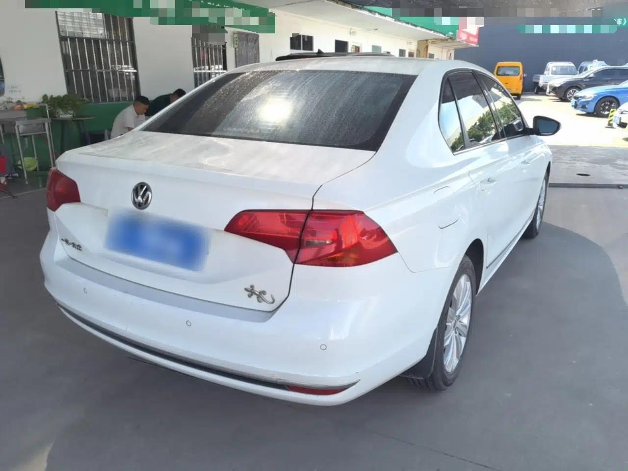 Volkswagen Bora 2016 1.6L Automatic Comfort Model — миниатюра 6