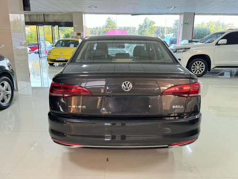 Volkswagen Bora 2020 1.5L Manual Fashion Edition — миниатюра 2