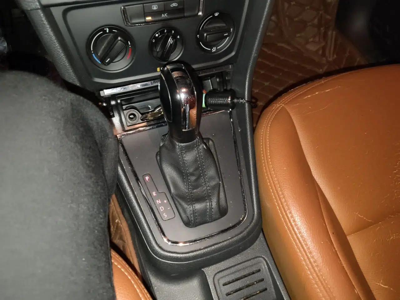 Volkswagen Bora 2016 1.6L Automatic Fashion Model — миниатюра 14