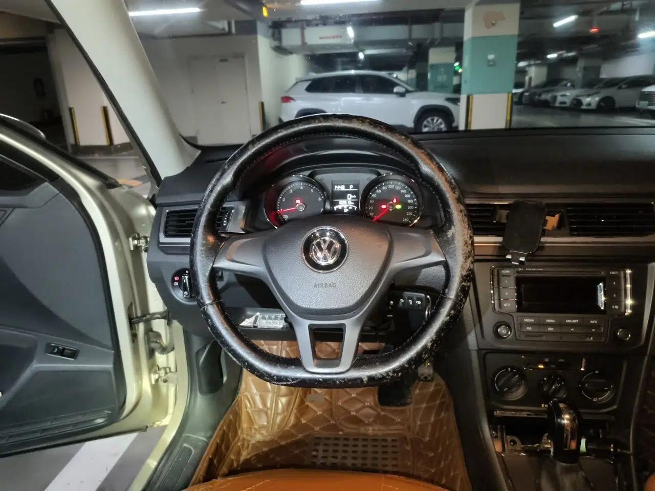Volkswagen Bora 2016 1.6L Automatic Fashion Model — миниатюра 10