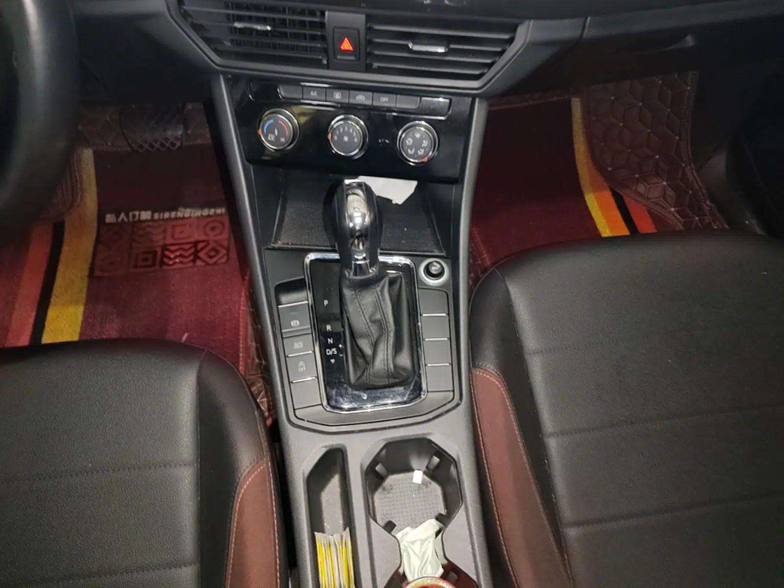 Volkswagen Bora 2020 1.5L Automatic Comfort Model — миниатюра 21