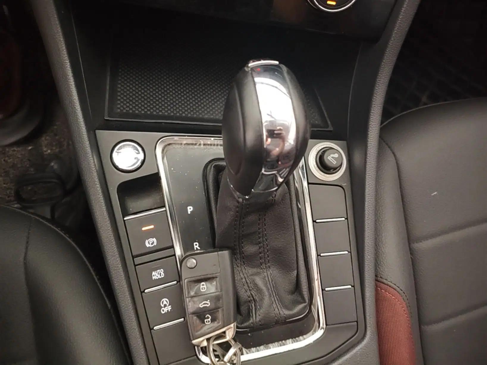 Volkswagen Bora 2019 1.5L Automatic Elite Version — миниатюра 16