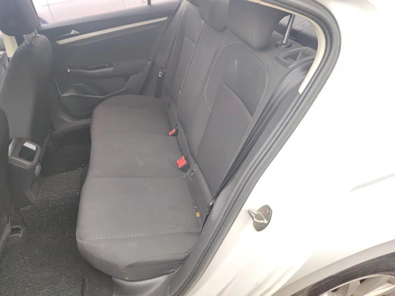 Volkswagen Bora 2021 1.5L Automatic Fashionable Smart Connectivity Version — миниатюра 17