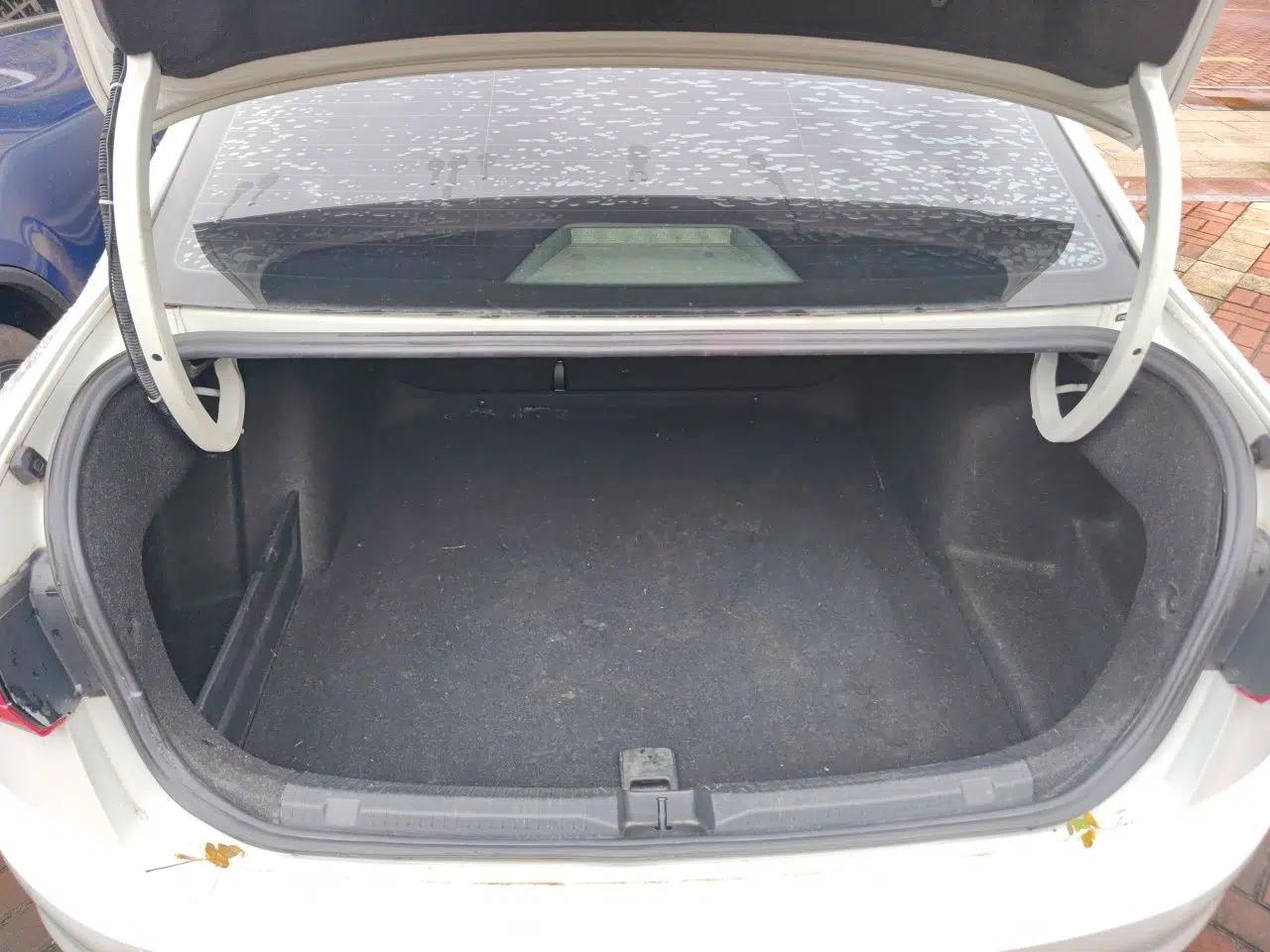 Volkswagen Bora 2021 1.5L Automatic Fashionable Smart Connectivity Version — миниатюра 19