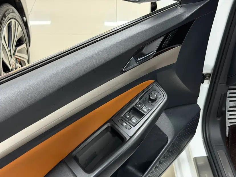 Volkswagen Bora 2023 200TSI DSG YueXing PRO Edition — миниатюра 21