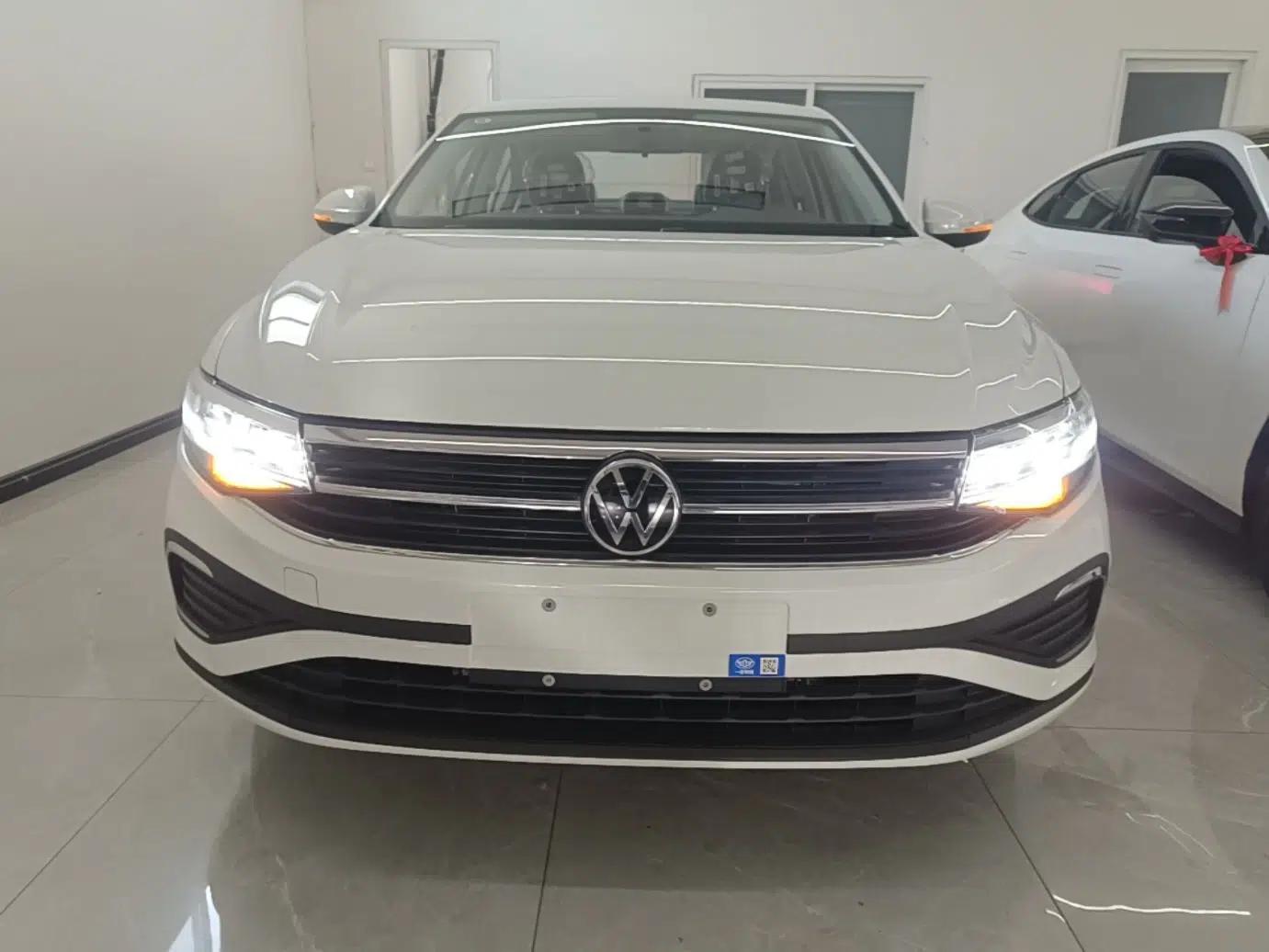 Volkswagen Bora 2026 200TSI DSG Yuexing Navigation Edition — миниатюра 2