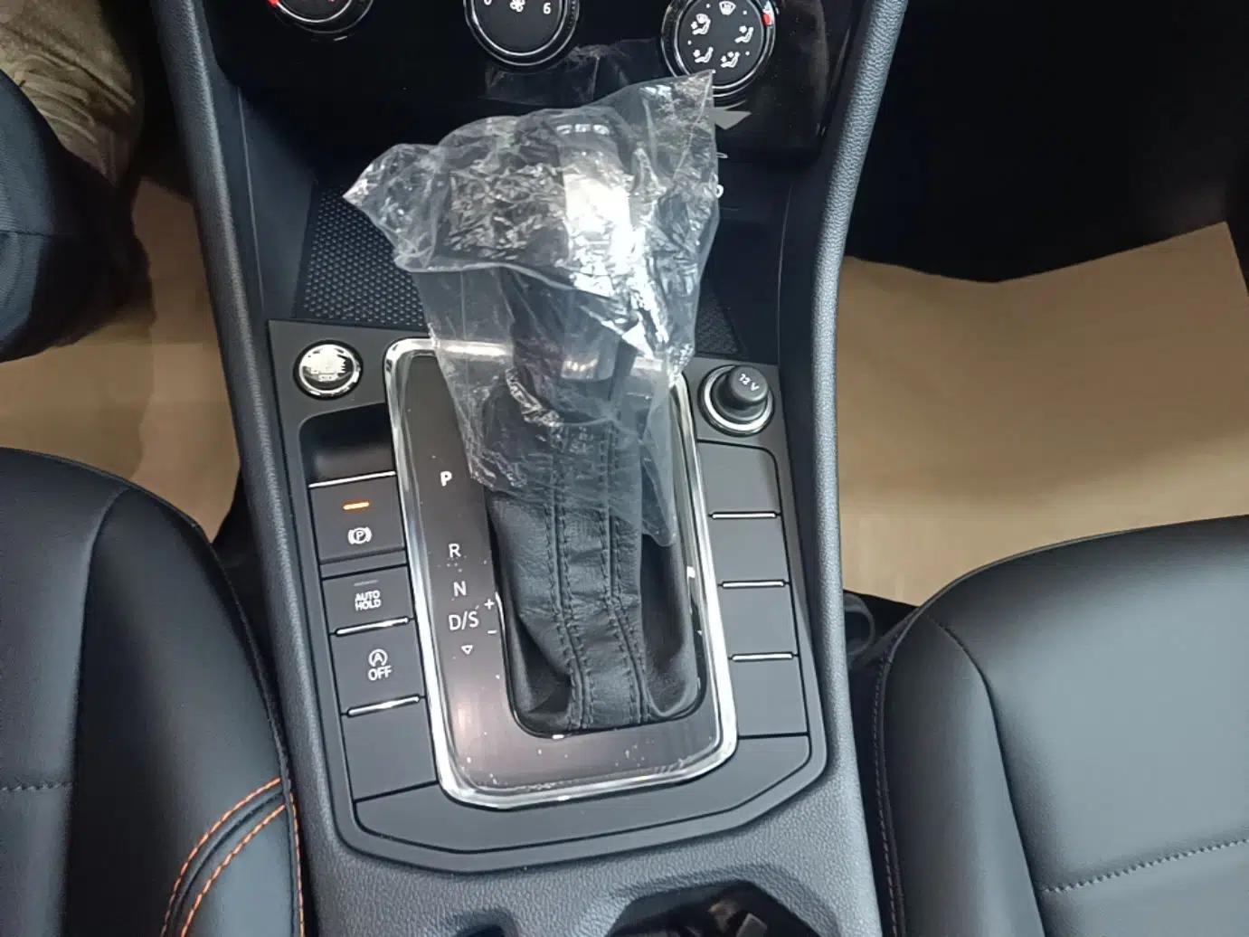 Volkswagen Bora 2026 200TSI DSG Yuexing Navigation Edition — миниатюра 16