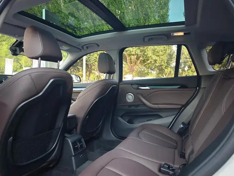 BMW X1 2021 sDrive25Li Leading Edition — миниатюра 17