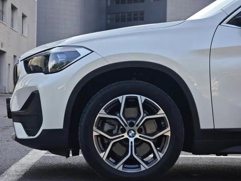 BMW X1 2021 sDrive25Li Leading Edition — миниатюра 8
