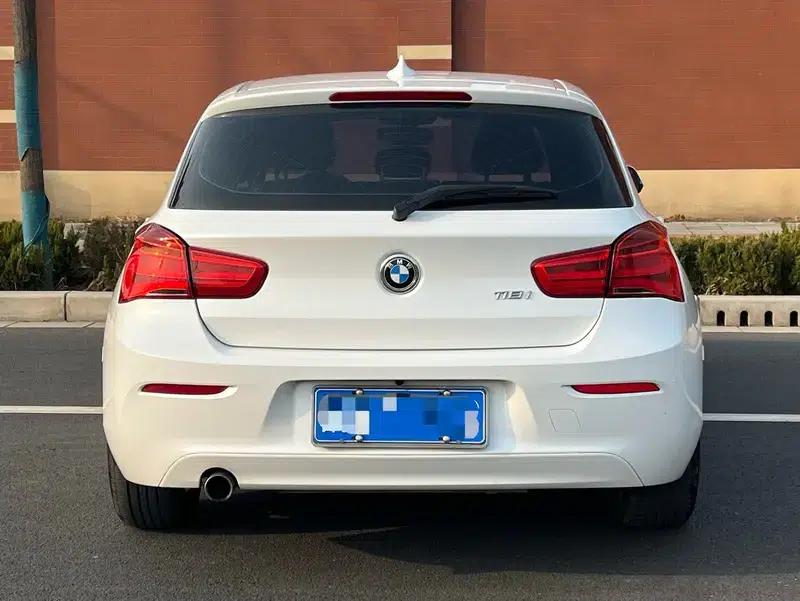 BMW 1 Series (Imported) 2016 118i Leading Edition — миниатюра 6