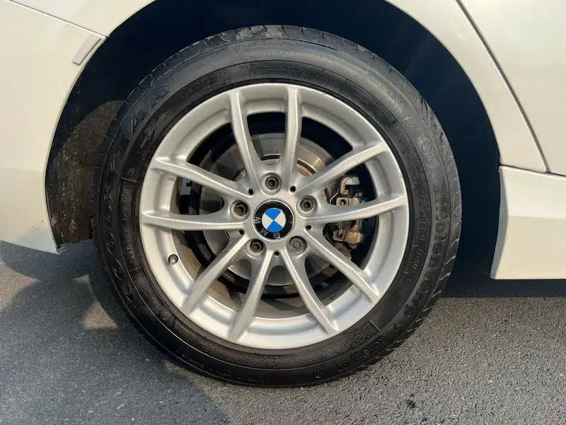 BMW 1 Series (Imported) 2016 118i Leading Edition — миниатюра 8