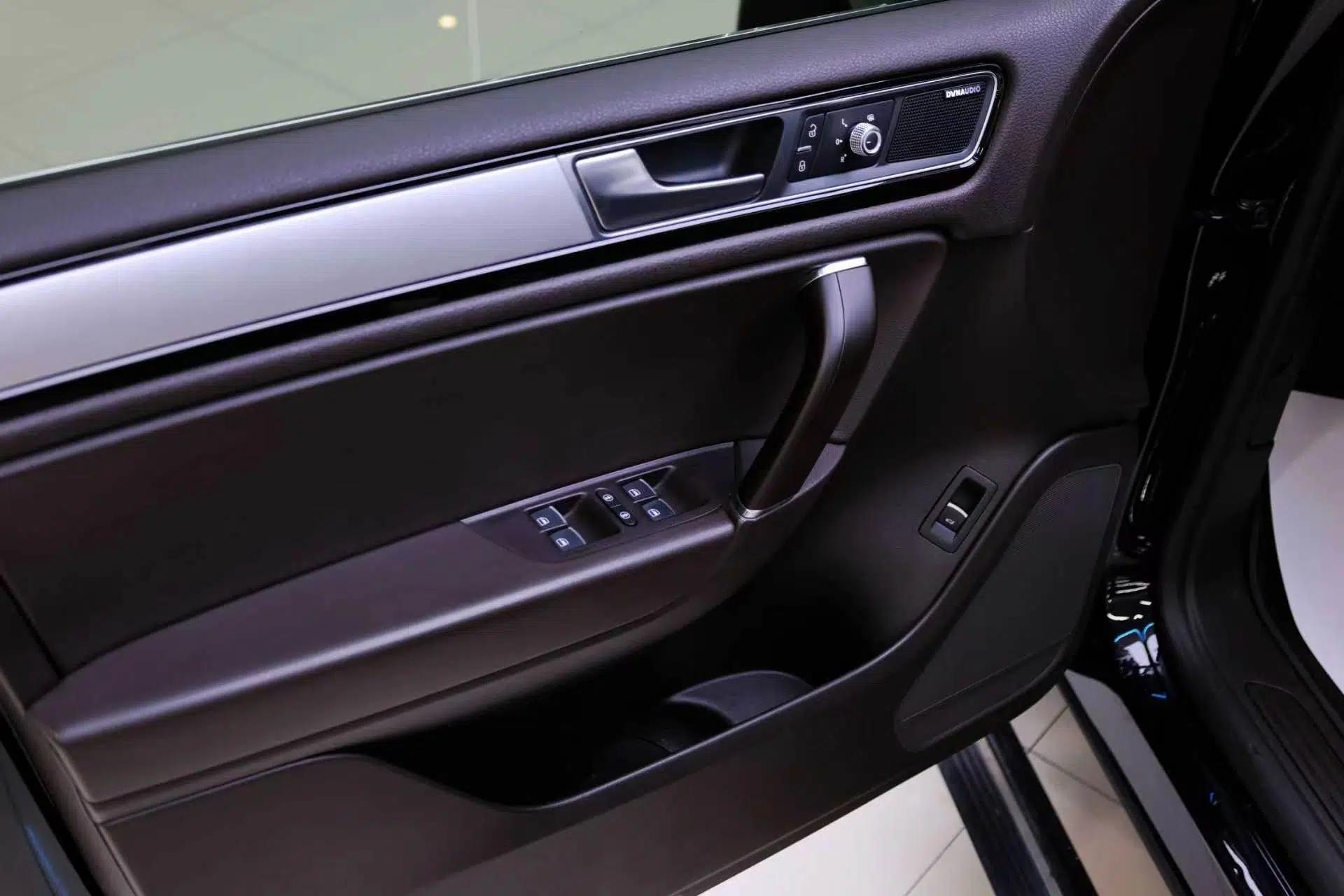 Volkswagen Touareg 2017 3.0 TSI Touareg Edition — миниатюра 18