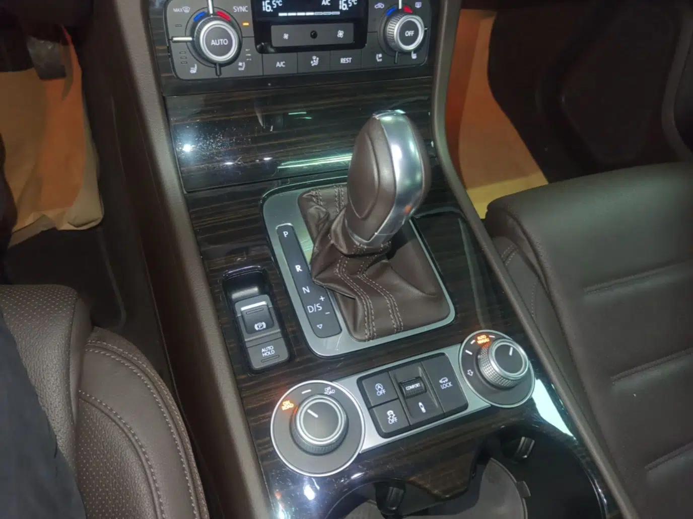Volkswagen Touareg 2016 3.0 TSI High-End Version — миниатюра 16