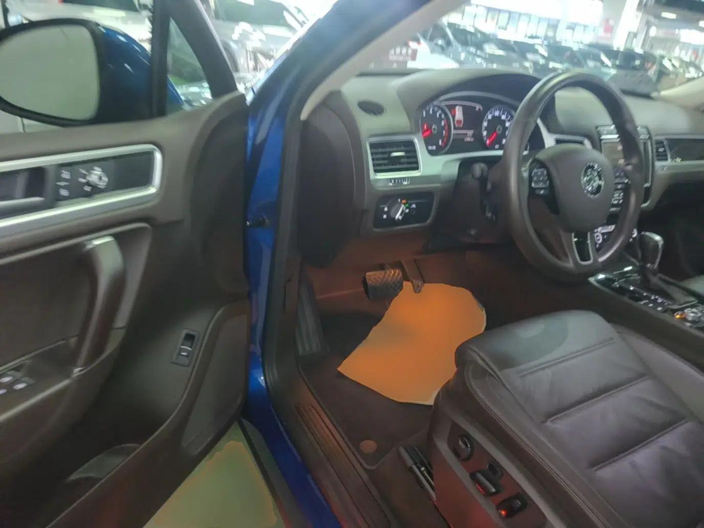 Volkswagen Touareg 2016 3.0 TSI High-End Version — миниатюра 18