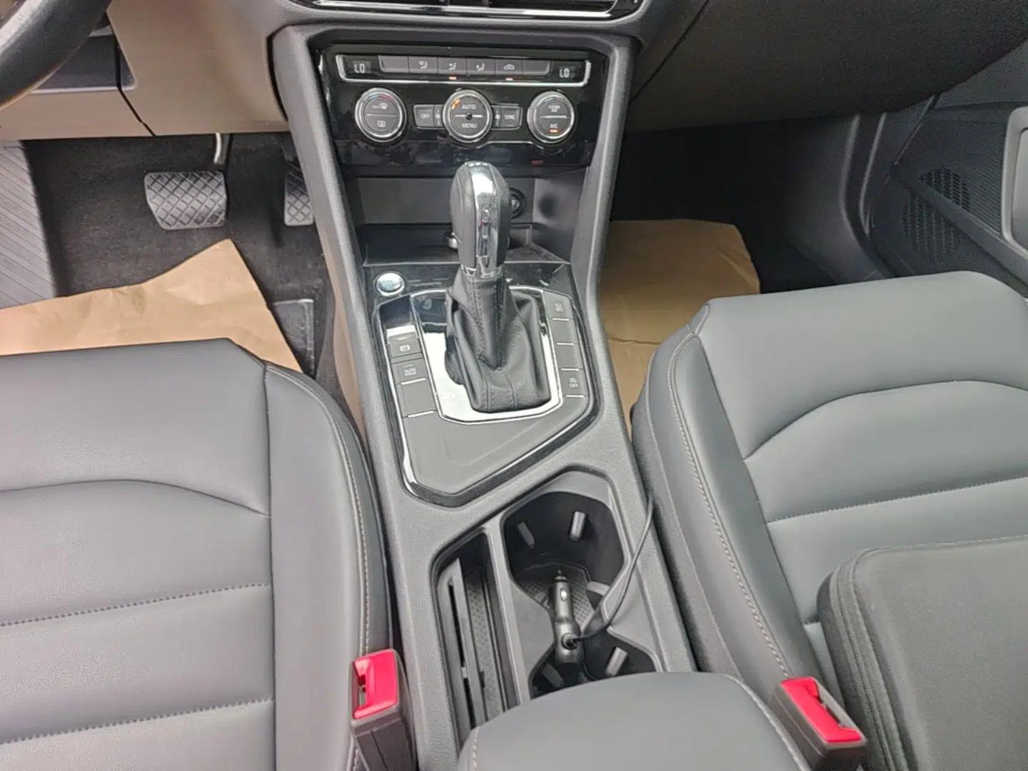 Volkswagen Tharu 2020 280TSI Two-Wheel Drive Comfort Edition China VI Standard — миниатюра 16