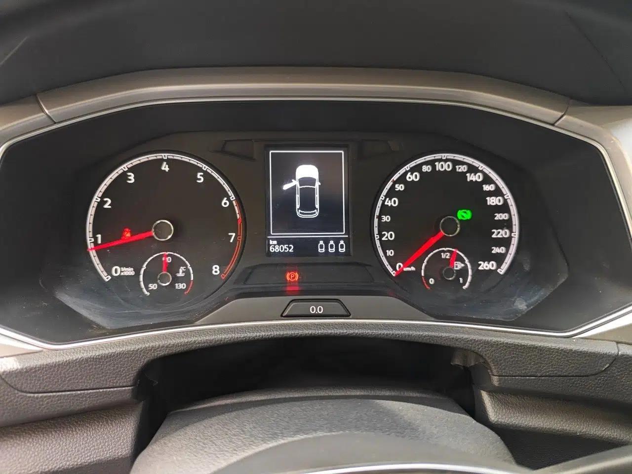 Volkswagen T-ROC 2021 280TSI DSG Two-Wheel Drive Elite Connect Edition — миниатюра 11