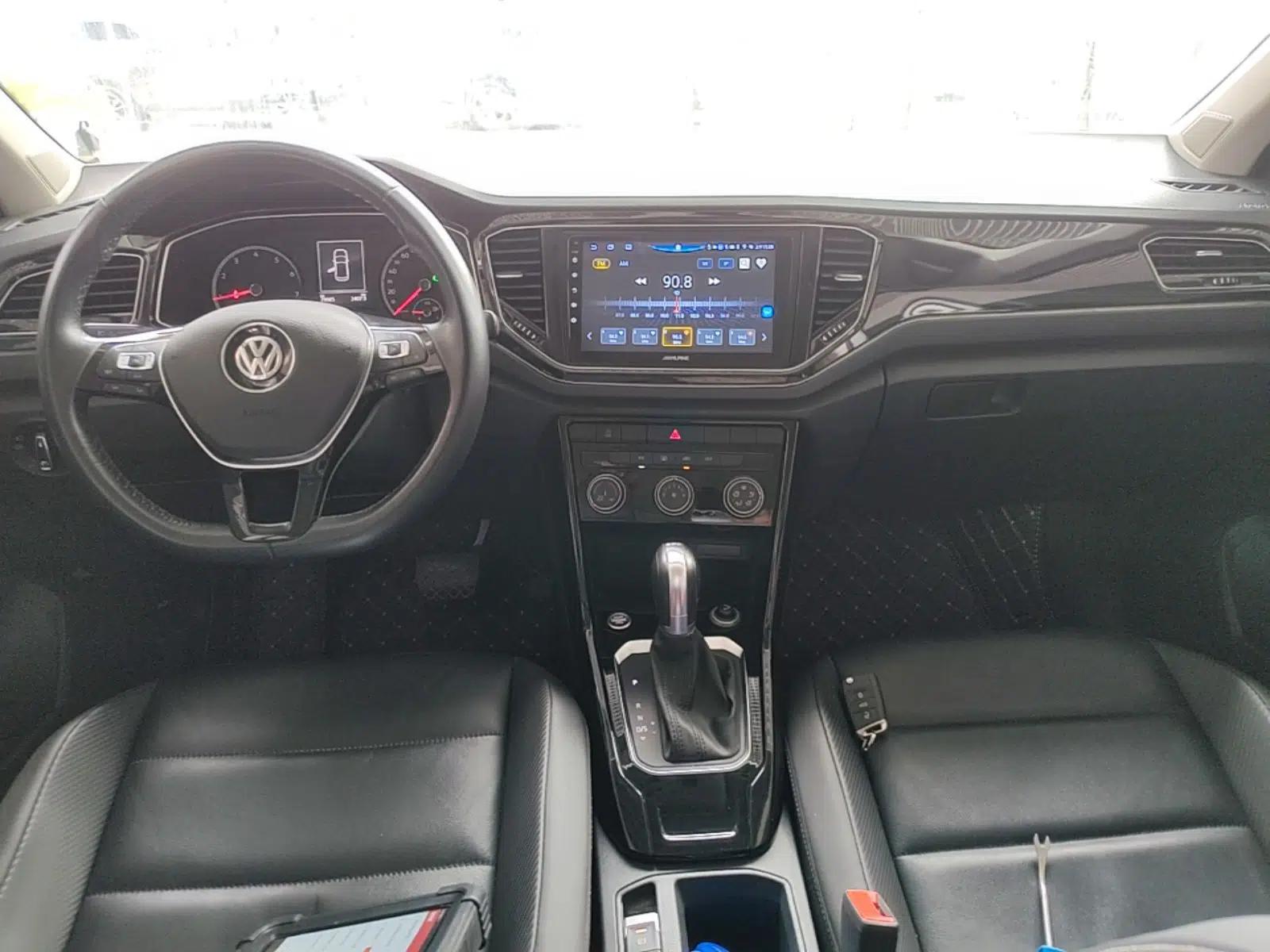 Volkswagen T-ROC 2019 280TSI DSG Two-Wheel Drive Comfort Version China VI Standard — миниатюра 12