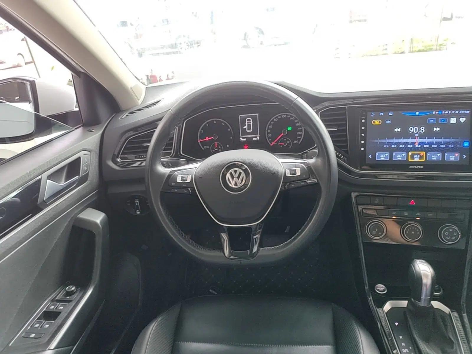 Volkswagen T-ROC 2019 280TSI DSG Two-Wheel Drive Comfort Version China VI Standard — миниатюра 13