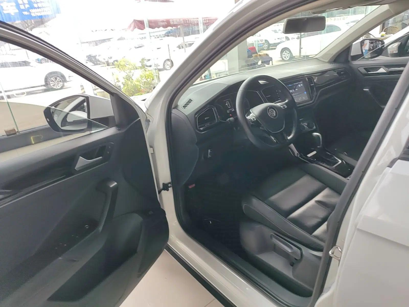 Volkswagen T-ROC 2019 280TSI DSG Two-Wheel Drive Comfort Version China VI Standard — миниатюра 18