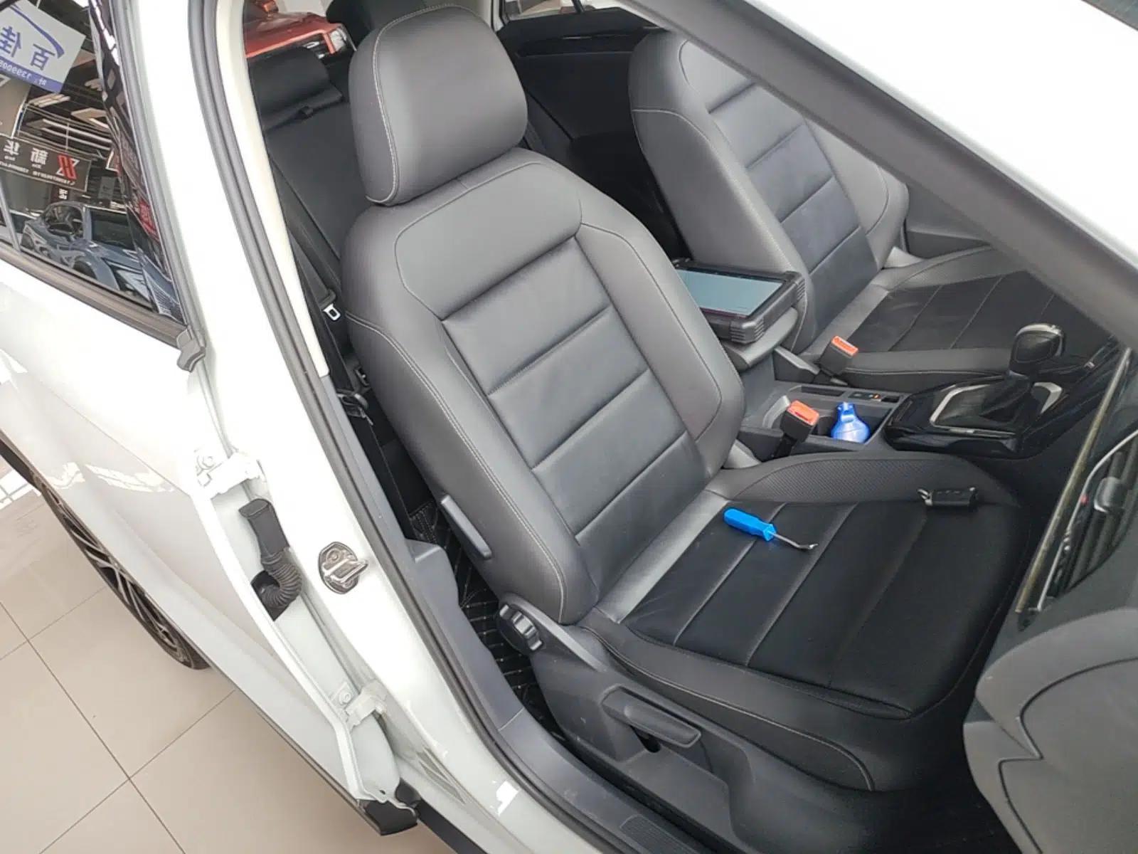 Volkswagen T-ROC 2019 280TSI DSG Two-Wheel Drive Comfort Version China VI Standard — миниатюра 19