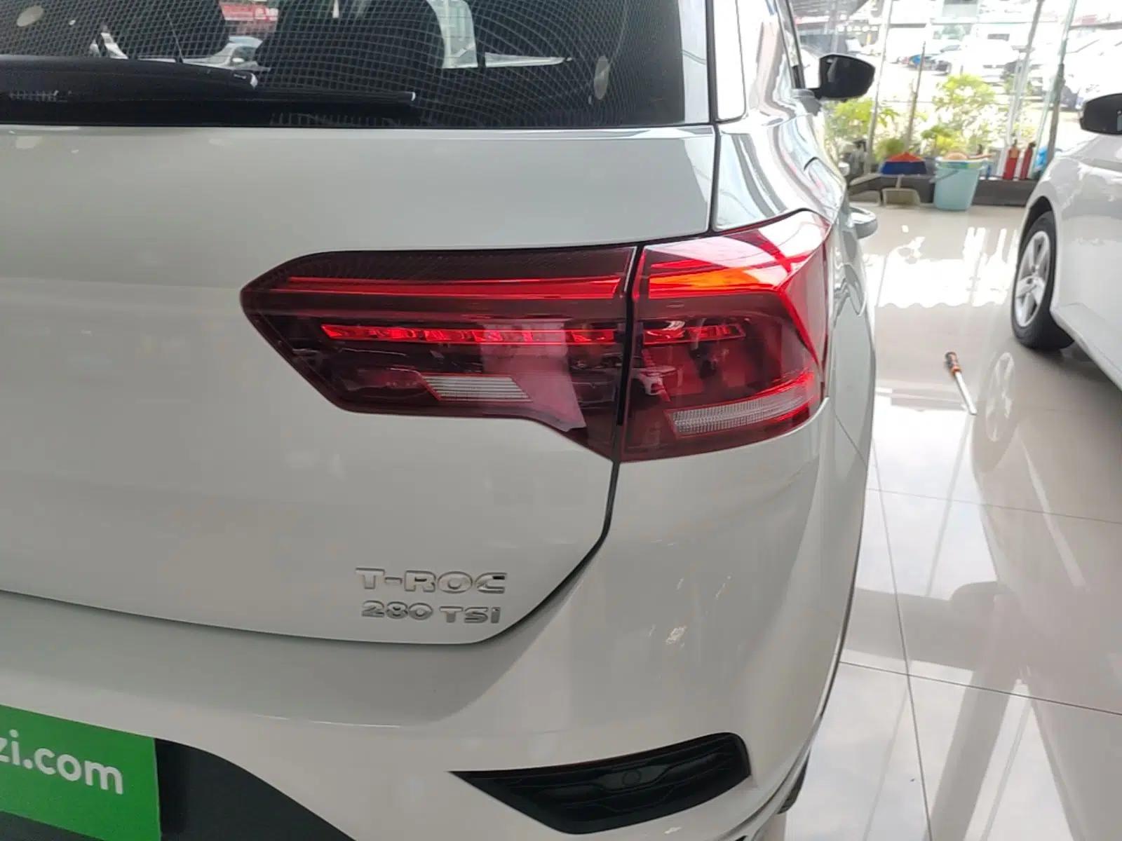 Volkswagen T-ROC 2019 280TSI DSG Two-Wheel Drive Comfort Version China VI Standard — миниатюра 9