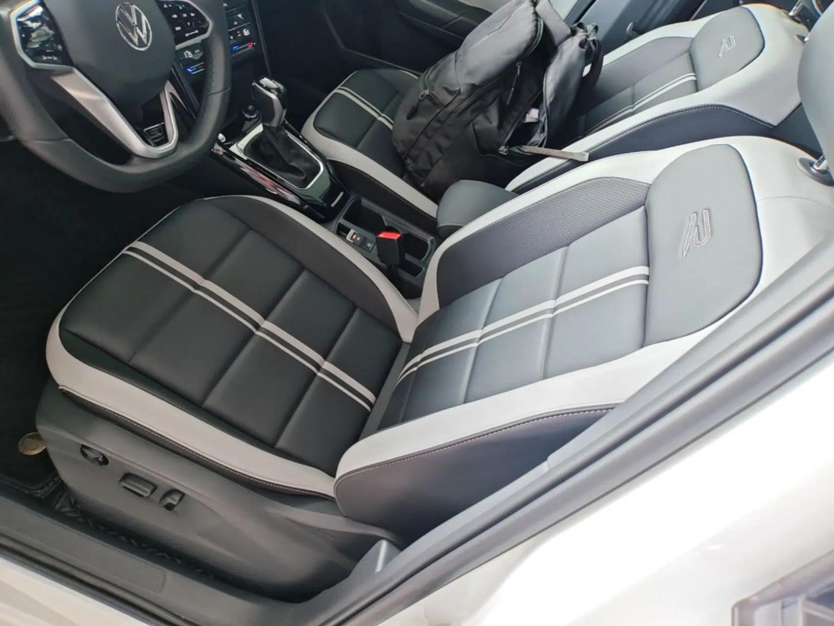 Volkswagen T-ROC 2025 Facelifted 300TSI DSG Two-Wheel-Drive Chen Guang Edition — миниатюра 17