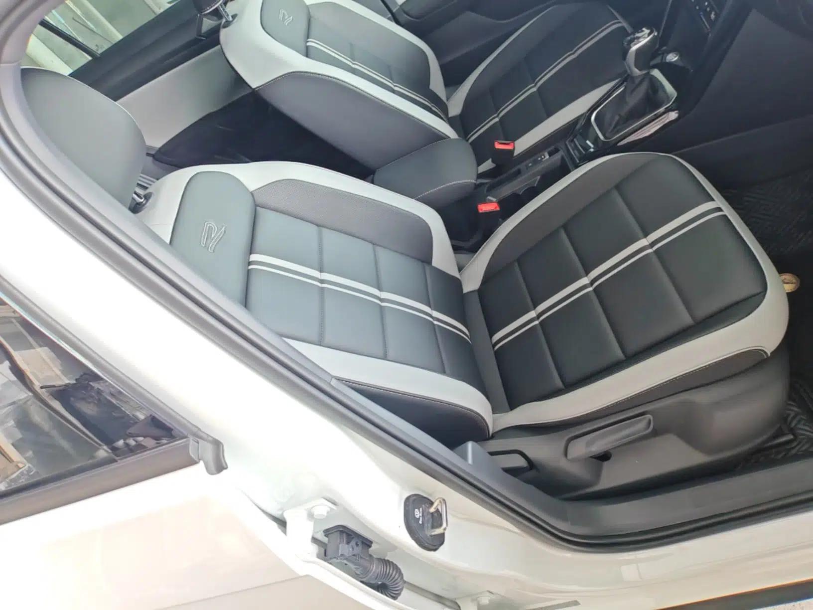 Volkswagen T-ROC 2025 Facelifted 300TSI DSG Two-Wheel-Drive Chen Guang Edition — миниатюра 19