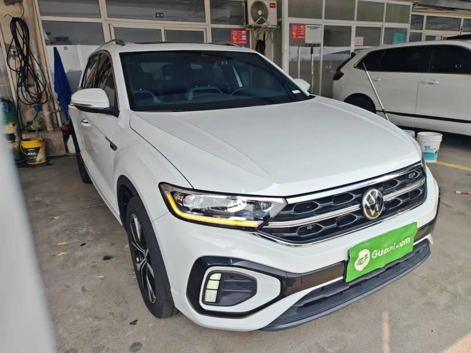 Volkswagen T-ROC 2025 Facelifted 300TSI DSG Two-Wheel-Drive Chen Guang Edition — миниатюра 3
