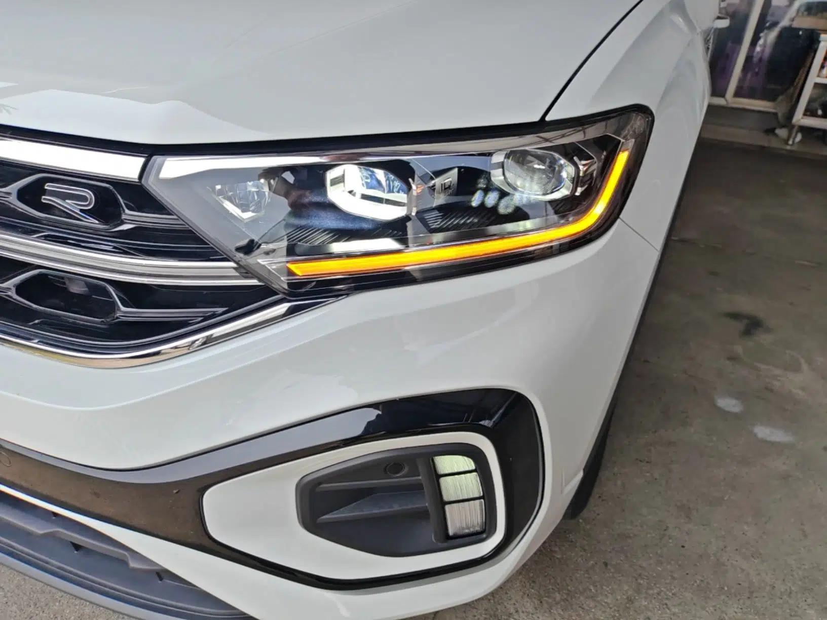 Volkswagen T-ROC 2025 Facelifted 300TSI DSG Two-Wheel-Drive Chen Guang Edition — миниатюра 8