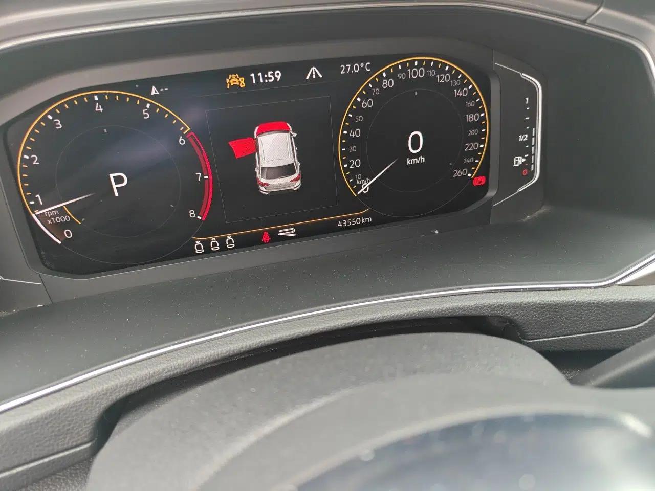 Volkswagen T-ROC 2022 280TSI DSG Two-Wheel Drive R-Line Pro PLUS — миниатюра 11