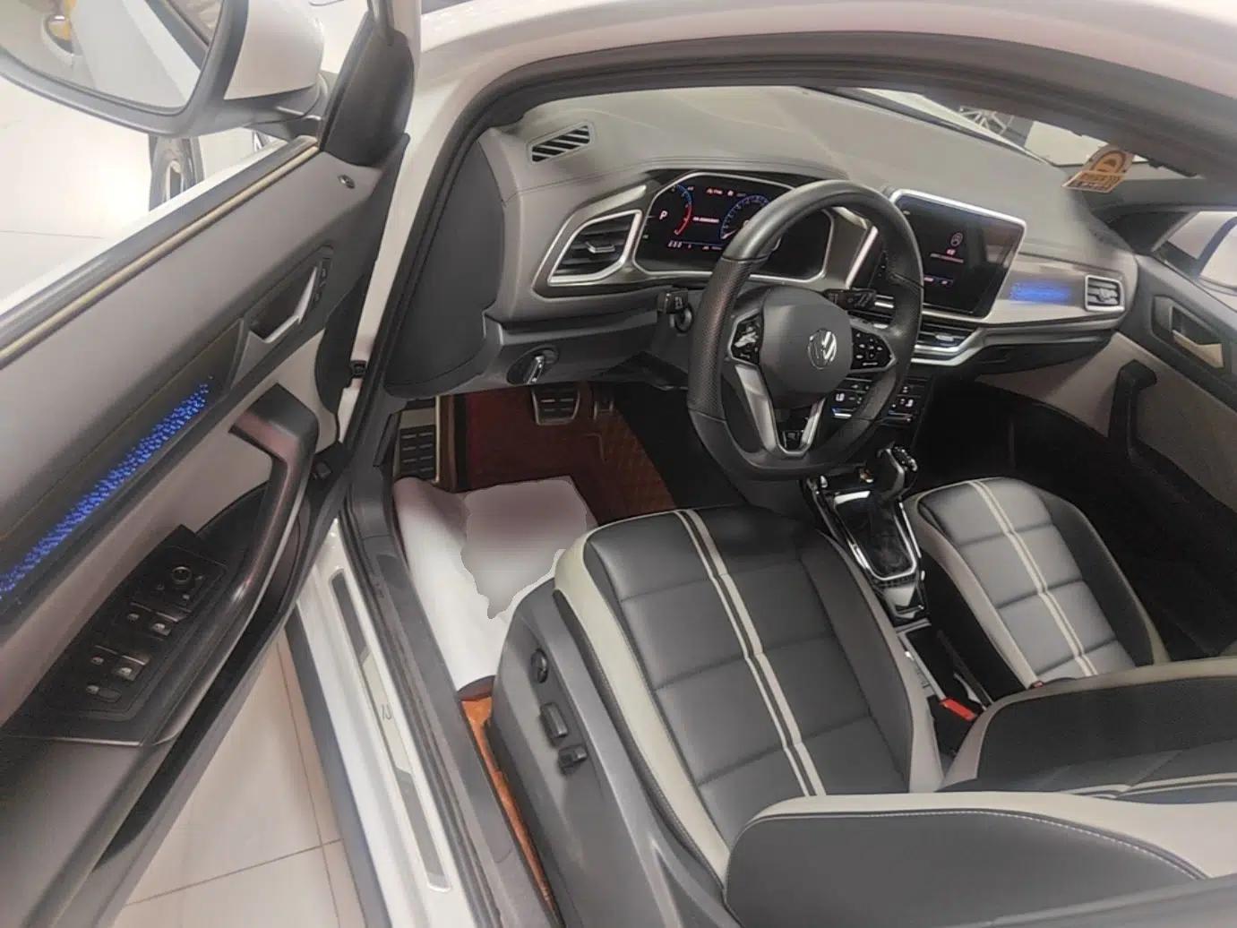 Volkswagen T-ROC 2024 300TSI DSG Two-Wheel-Drive Chen Guang Edition — миниатюра 18