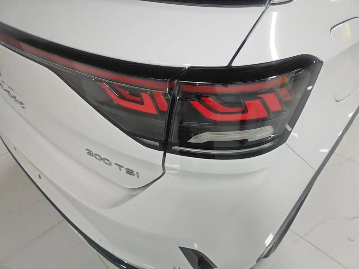 Volkswagen T-ROC 2024 300TSI DSG Two-Wheel-Drive Chen Guang Edition — миниатюра 9