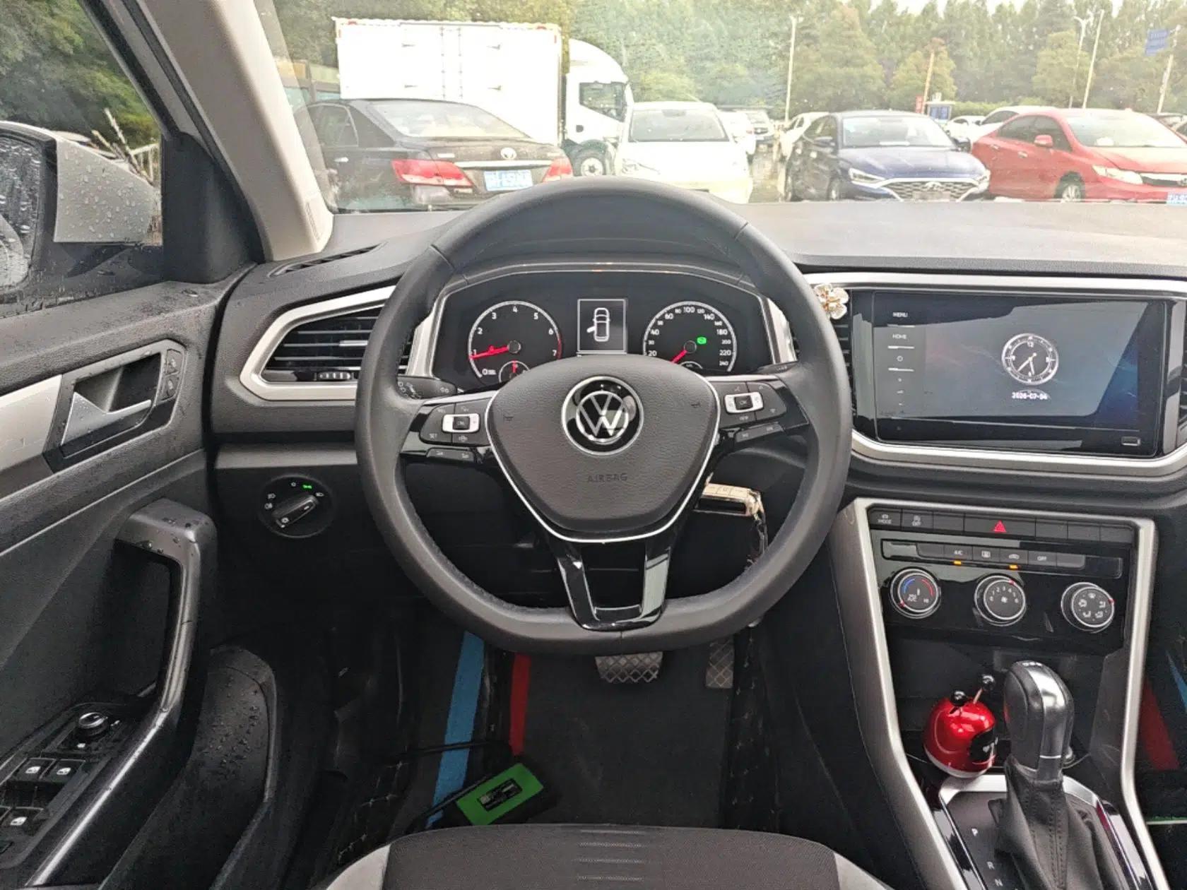 Volkswagen T-ROC 2021 280TSI DSG Two-Wheel Drive Elite Connect Edition — миниатюра 13