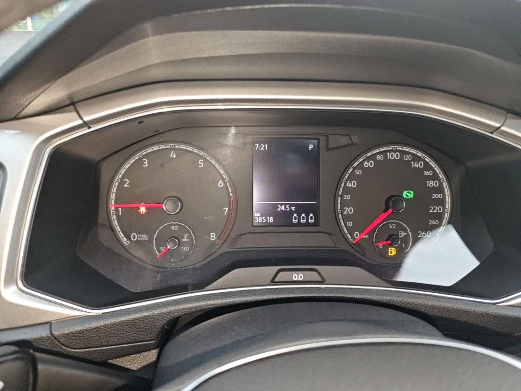 Volkswagen T-ROC 2021 280TSI DSG Two-Wheel Drive Elite Connect Edition — миниатюра 14