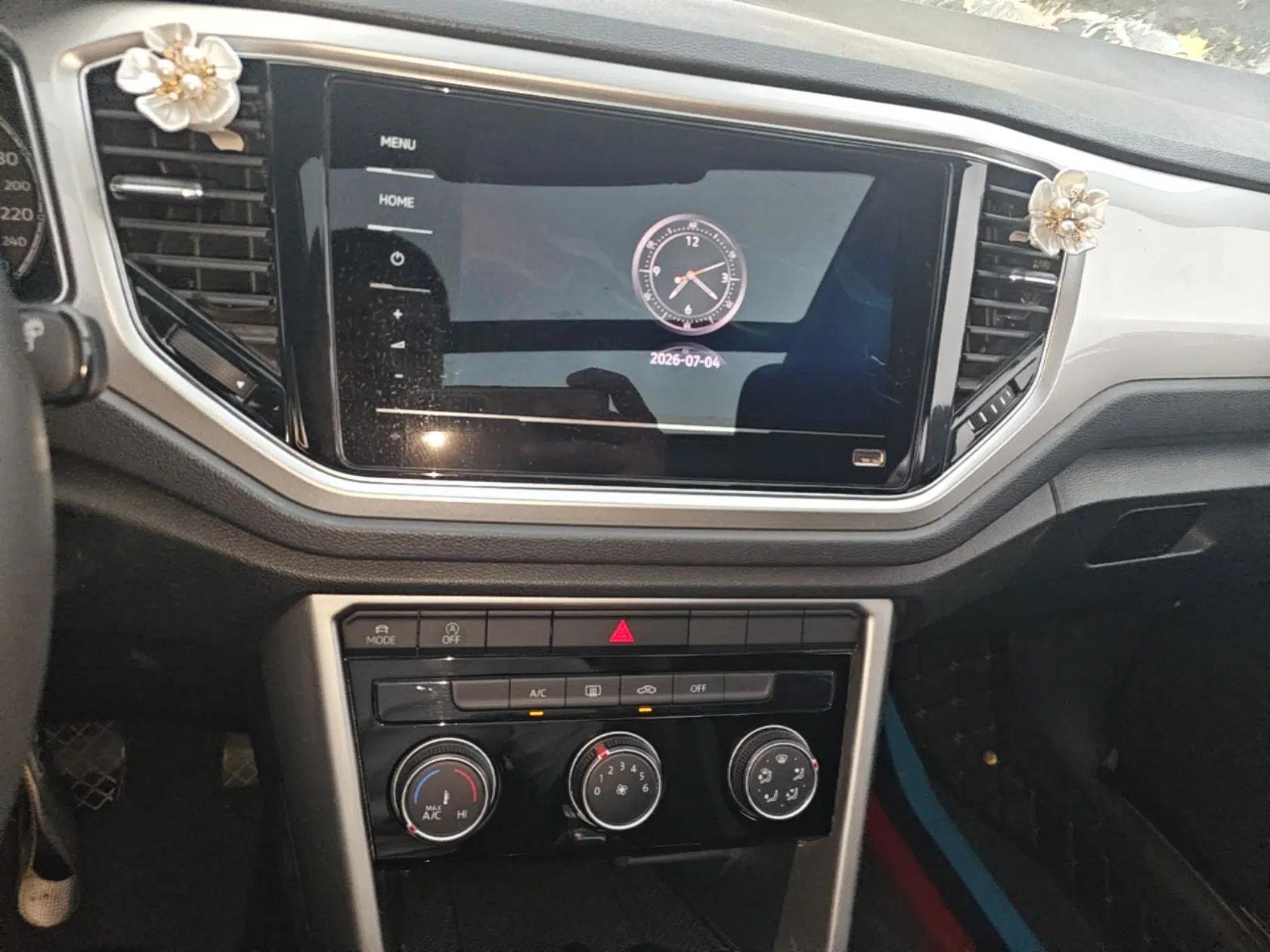 Volkswagen T-ROC 2021 280TSI DSG Two-Wheel Drive Elite Connect Edition — миниатюра 15