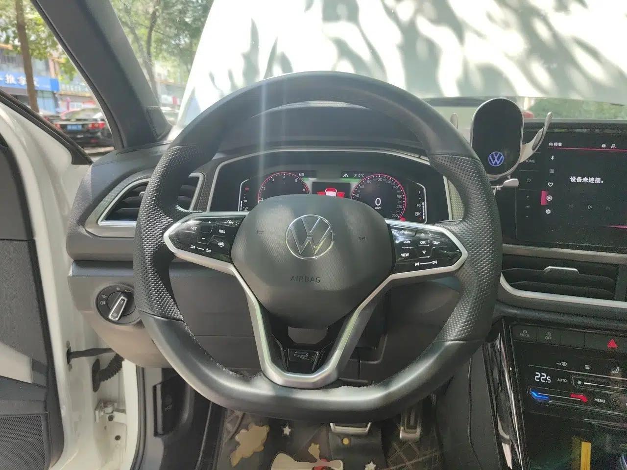 Volkswagen T-ROC 2023 300TSI DSG Two-Wheel-Drive Chen Guang Edition — миниатюра 10