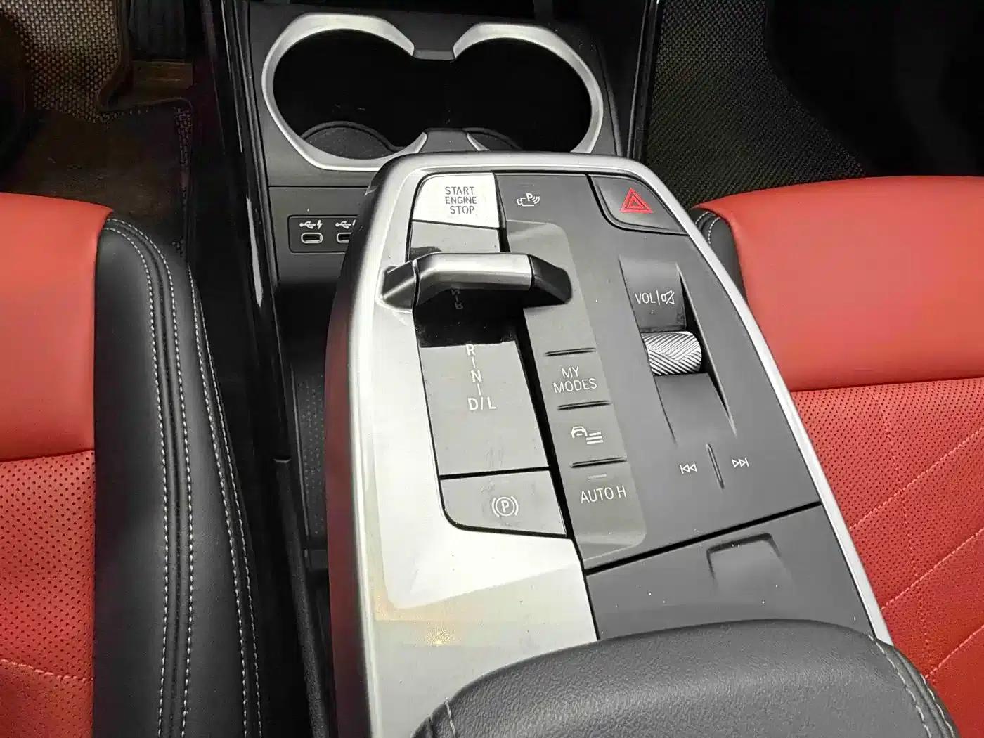 2023 BMW X1 xDrive25Li X Design Package — миниатюра 17