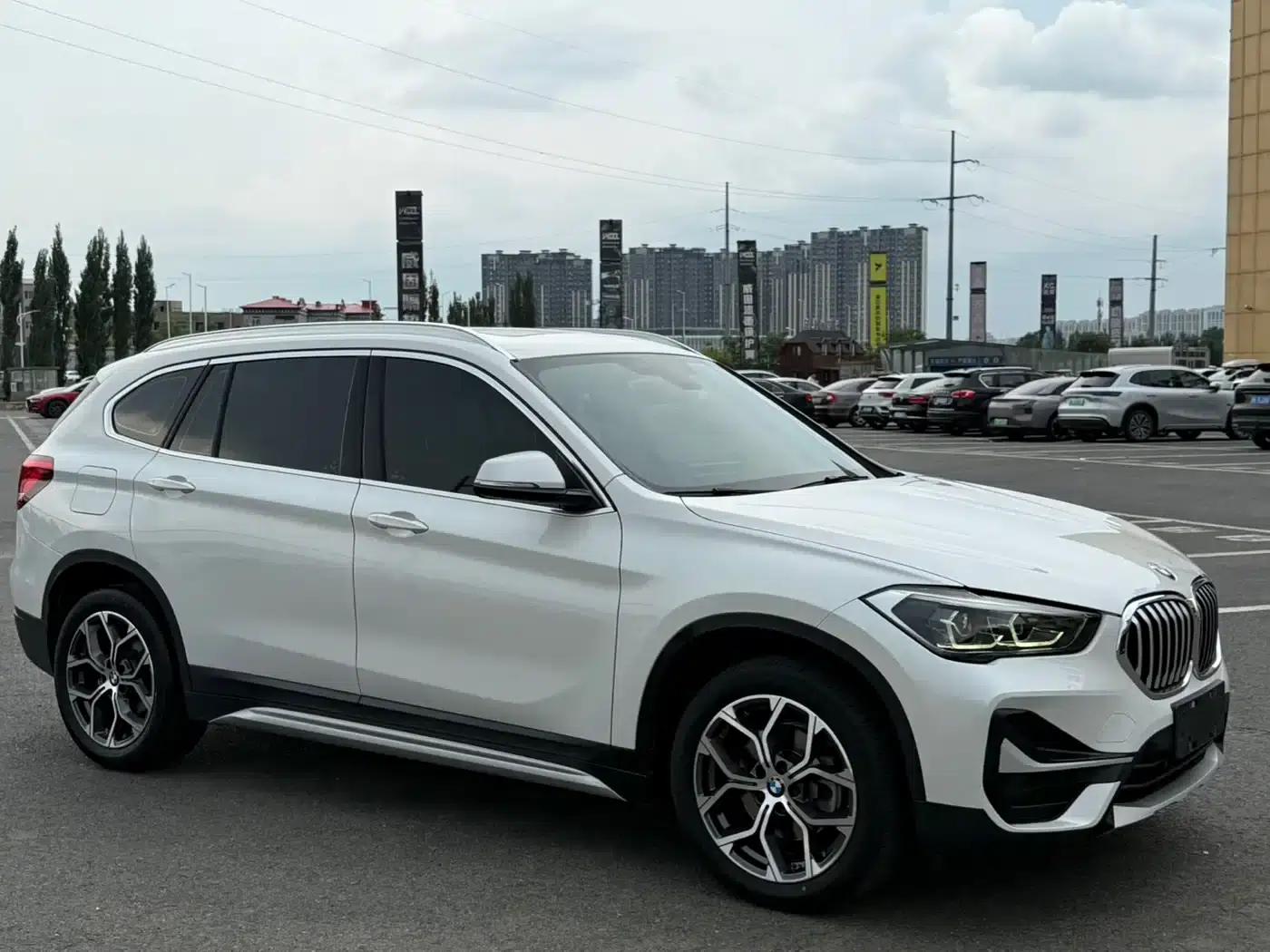 BMW X1 2022 sDrive20Li Fashion Edition — миниатюра 3