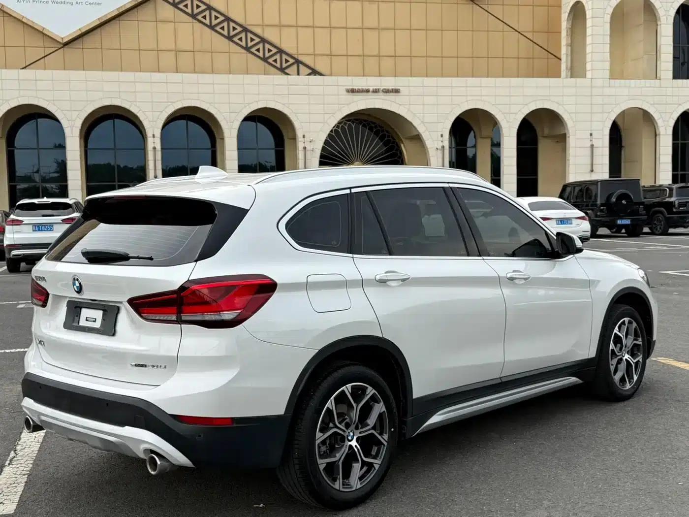BMW X1 2022 sDrive20Li Fashion Edition — миниатюра 4