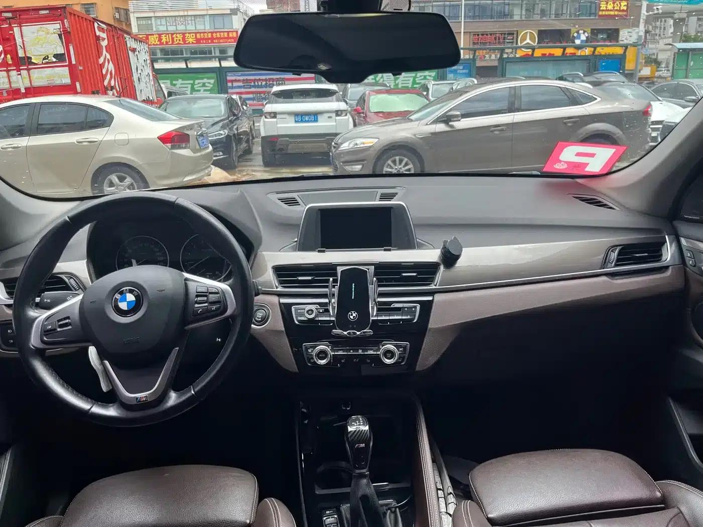 BMW X1 2018 sDrive20Li Leading Edition — миниатюра 6