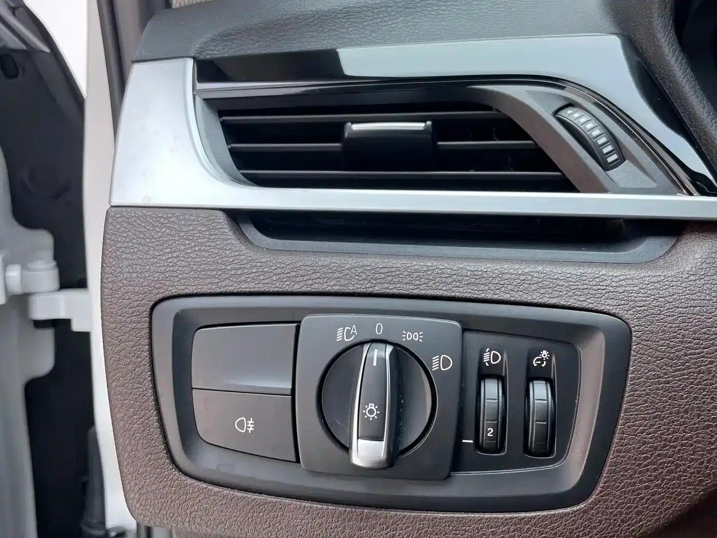BMW X1 2022 sDrive20Li Premium — миниатюра 18